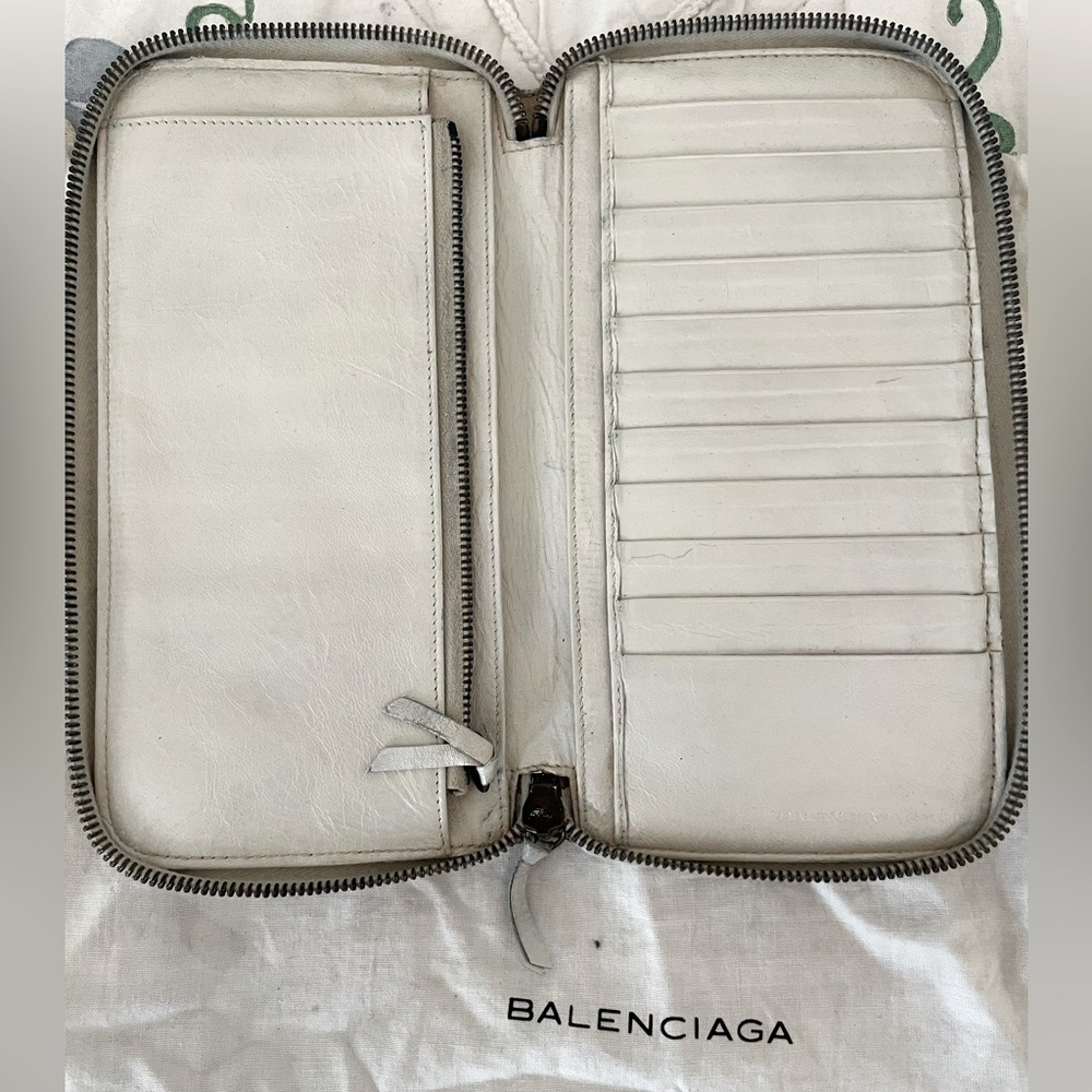 Balenciaga Paris white arena leather wallet with classic hardware